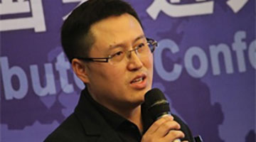 董事長:何旭明